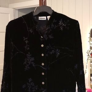 Chico's black silk blend velvet burnout duster with slits. Sz 2.